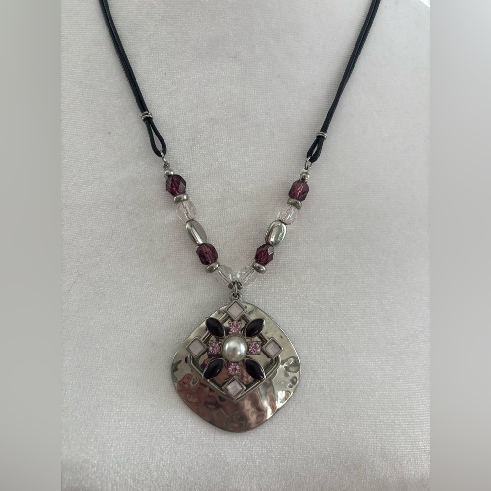 Elegant Silver and Purple Pendant Necklace